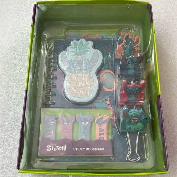 🆕 Disney Lilo and Stitch Stationary Bundle
Stitch Notebook Sticky Notes Clips - Picture 6 of 7